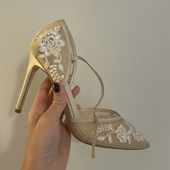 Bella Belle Mesh Lace Ivory Heels - Picture 3 of 7